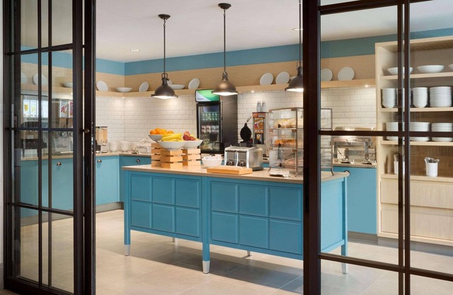 Country Inn & Suites by Radisson Asheville River Arts District