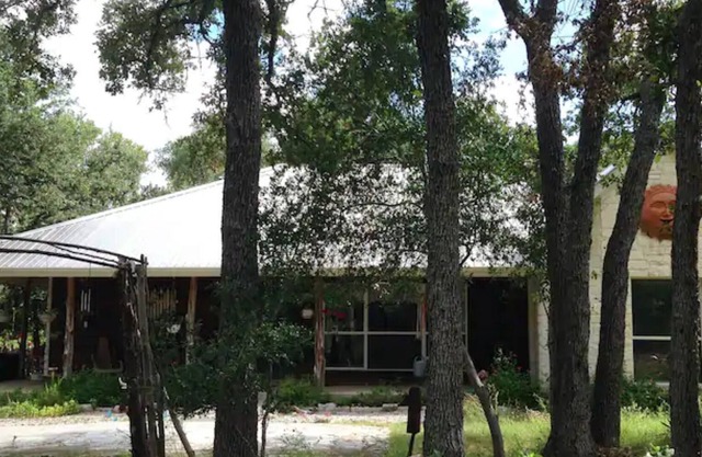 Country Living just 20 minutes from downtown