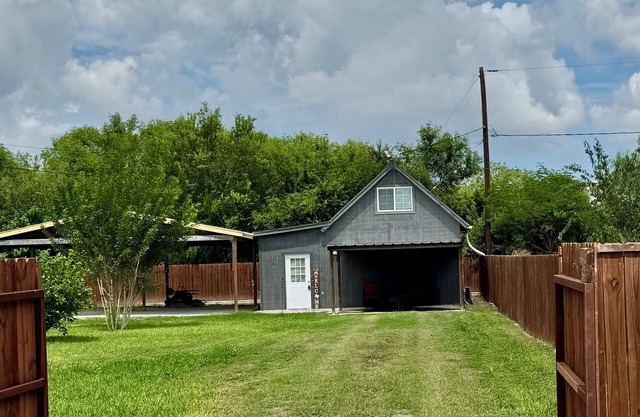 Country Nook farmhouse in San Benito
