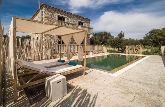 Country retreat close to beach and tavernas