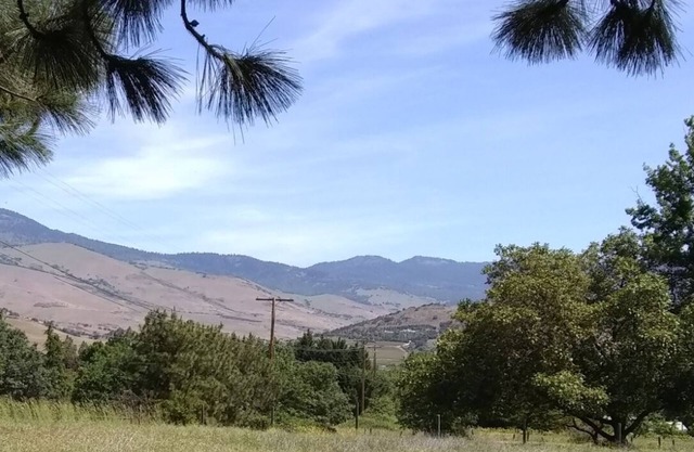 Country's Edge Rooms in just outside of Ashland, convenient for travel