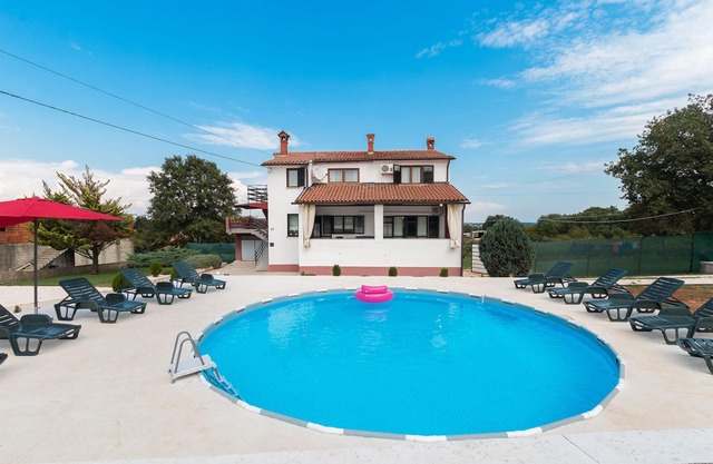 Countryside holiday apartment with 3 bedroom nestled in serene surroundings