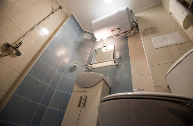 Court Inn – Twin Room 4