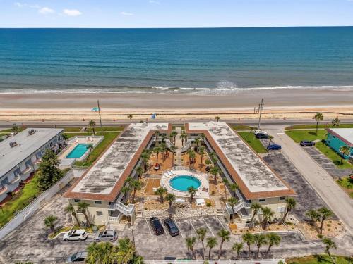 Court of Palms
