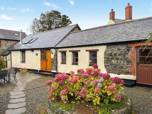 Courtyard Cottage