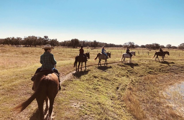 COWBOY CONDO! Walk to everything at River Ranch! 228