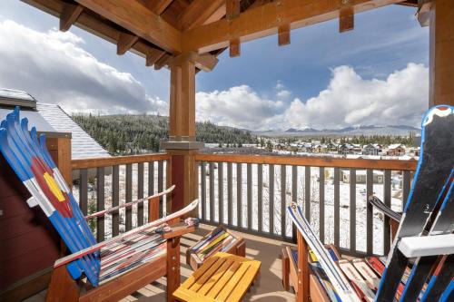 Cozens Pointe B-301 condo