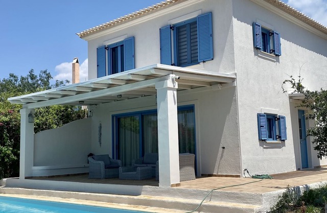 cozi villa w/firepit, ideal for family vacation, with exceptional view