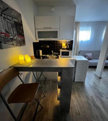 Cozy 1-bdroom apartment in the Centre, free parking