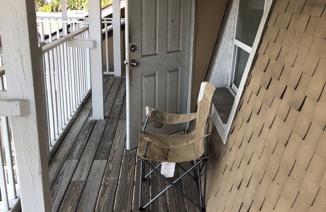 Cozy 1-bedroom apartment with WiFi, AC in enchanting Jacksonville Beach.