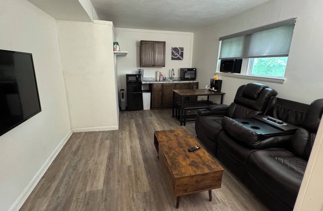 Cozy 1-bedroom apartment in amazing Virginia Beach with WiFi, AC