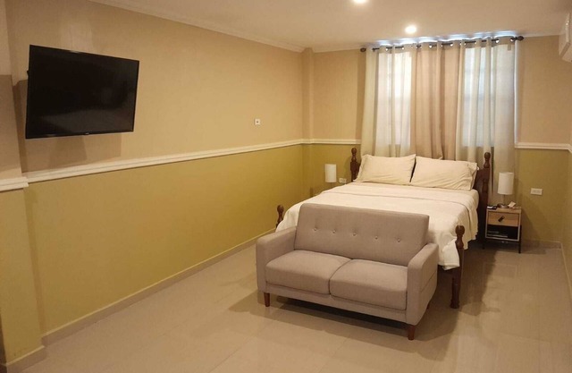 Cozy 1-bedroom apartment with AC, WiFi kitchen in the Capital City, Georgetown
