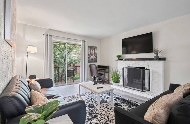 Cozy 1-bedroom apartment in a great location-Greenhill