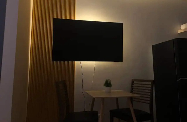 Cozy 1 bedroom by the mall with Netflix