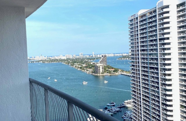 Cozy 1-bedroom condo in downtown Miami with WiFi, fitness room, Double views
