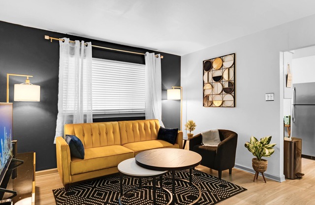 Cozy 1BD Space - Walkable to lively neighborhoods