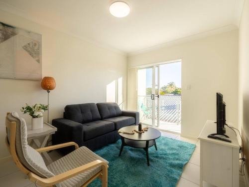 Cozy 1BR Unit in Springwood Great Location Parking