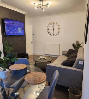 Cozy 2 bedroom Home Near Bham Airport & NEC