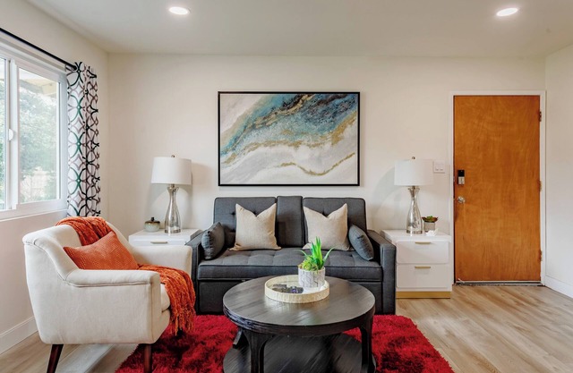 Cozy 2 Bedroom Near Downtown Alhambra - Pet Friendly