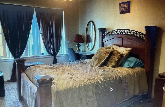Cozy 2Bed 1bath home w/fireplace. Bed&Breakfast.Sleeps 3. Close to MSU/SAFB/MPEC
