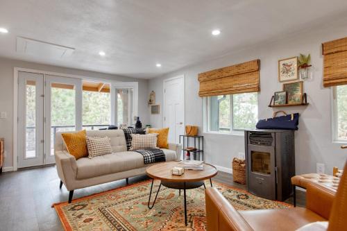 Cozy 2BR Fawnskin Cabin Big Bear Lake Hiking Trails Snow Summit Nearby