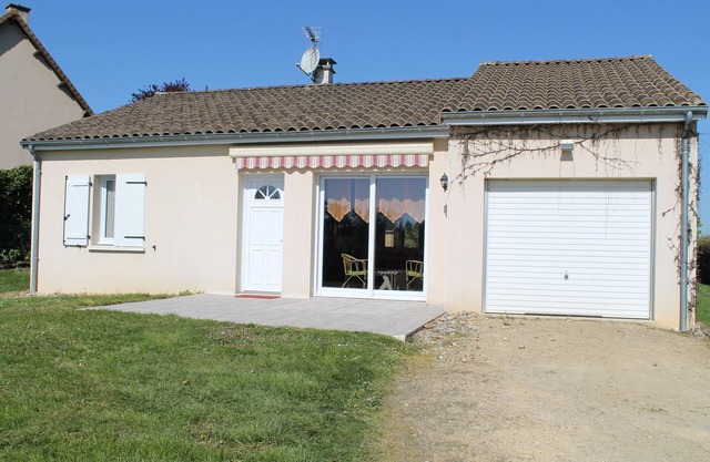 Cozy 3-Bed Home Near St Roch Thermal Baths, Fully Equipped, Sleeps 9