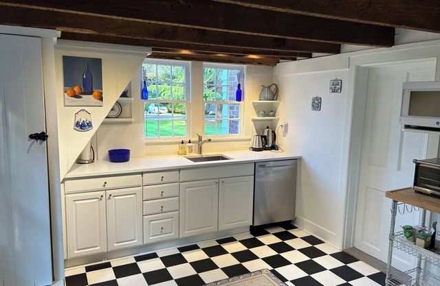 Cozy 3 bedroom historic cottgage in Oxford, MD avialable Aug 2024