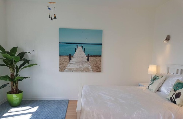 Cozy 3 bedrooms apartment view to Ottawa river
