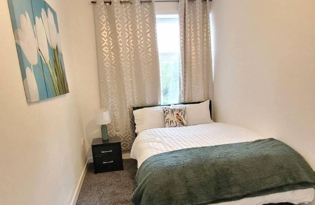 Cozy 4-Bed House in Accrington