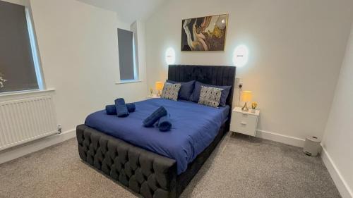 Cozy 5-Bed Caldecott Stays-Sleep 6