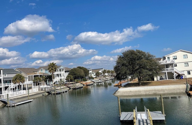 Cozy 5BR-2BA Cottage on Canal, Private Heated Pool, Private Boat Dock