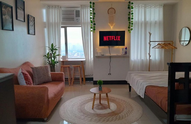 Cozy Affordable Staycation in Cubao Quezon City