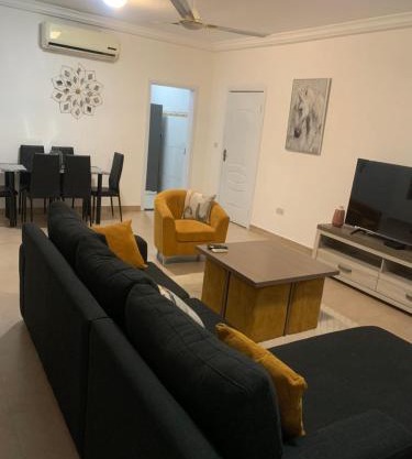 Cozy and Comfortable 2 bedroom for Families Home-away near Airport