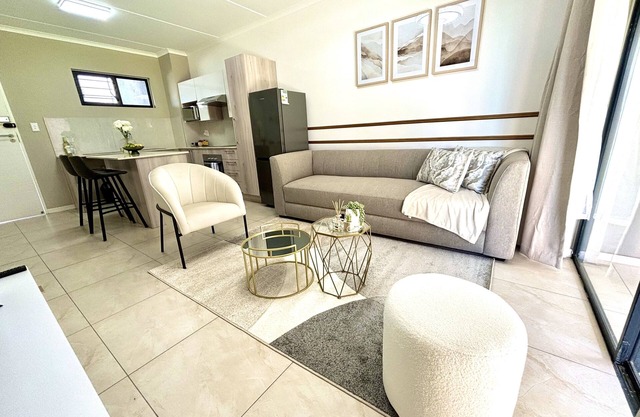 Cozy and luxurious, Infinitypool - Canvas 82 apartment, 7 mins from Fourways