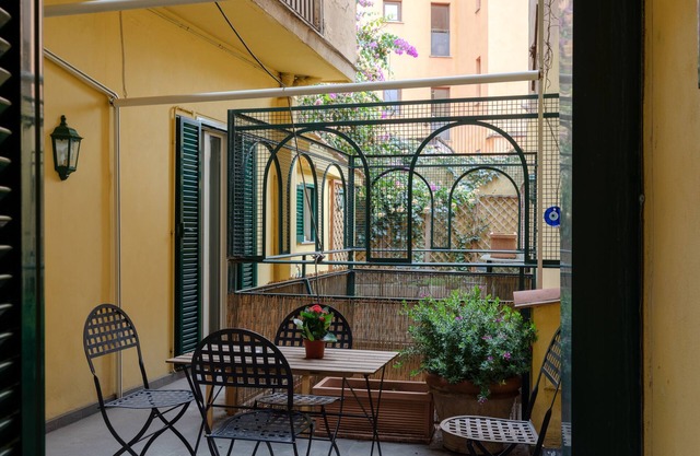 Cozy and Quiet Apartment With Private Garden at Spanish Steps
