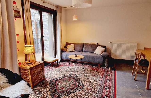 Cozy apartment in resort center, near slopes, parking, WiFi