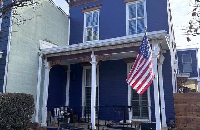 Cozy apartment centered in historical U-ST/Shaw/Logan Circle neighborhoods!