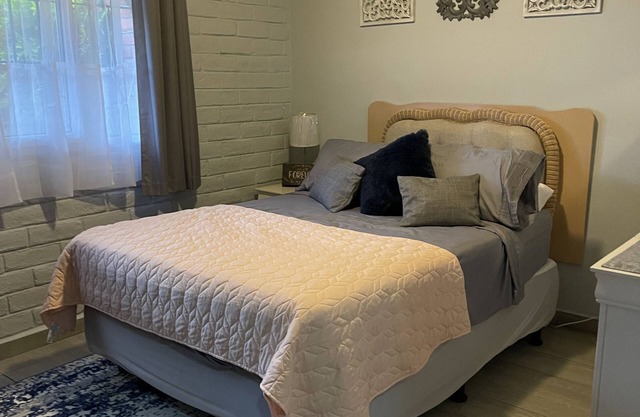 Cozy Apartment Colonia Escalon, Crown Plaza Hotel