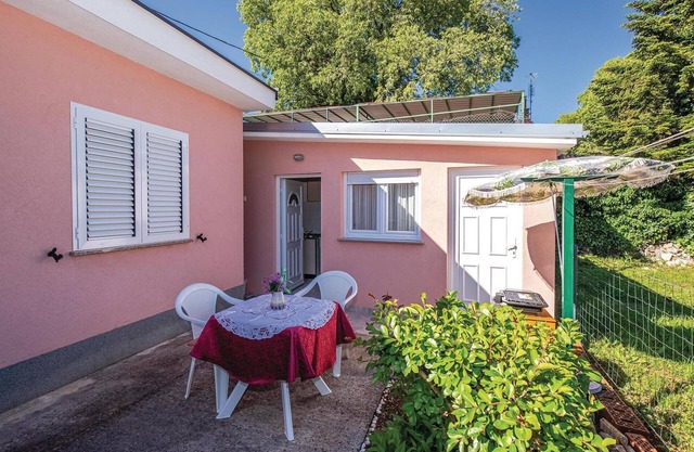 Cozy apartment in Kostrena with WiFi
