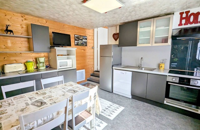 Cozy apartment in La Bresse with terrace and parking, pets allowed