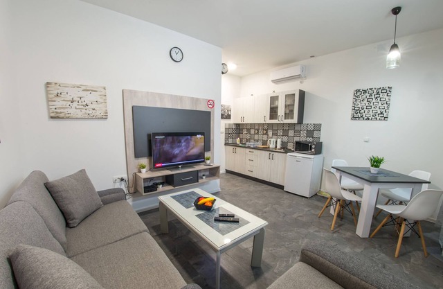 Cozy apartment in Old Town with parking