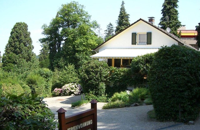 Cozy apartment with large terrace, large garden and garden pond