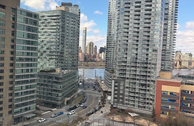 Cozy apartment with, East River Views & NYC Skyline! In a luxurious neighborhood