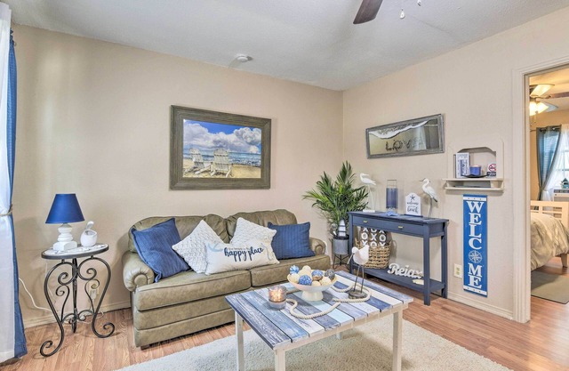 Cozy Beach/Fishing Cottage in Aransas Pass!
