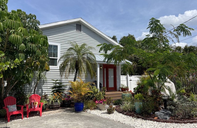 * Cozy Beach House * Look No Further *