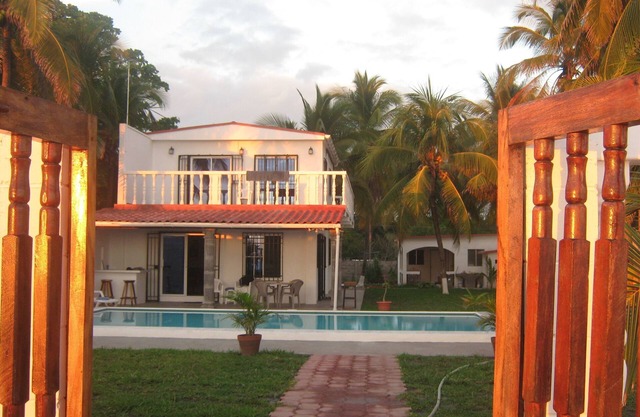 Cozy Beach House in front of the ocean with a private outdoor pool!