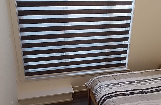 Cozy bedroom in new built townhouse in Richmond Hill