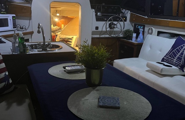 Cozy boat right on "Las Olas" 10 min walk to the beach