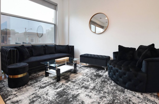 Cozy, Bright and a Great Location!