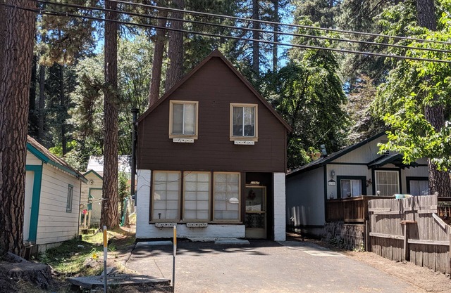 Cozy Cabin Near Lake Gregory